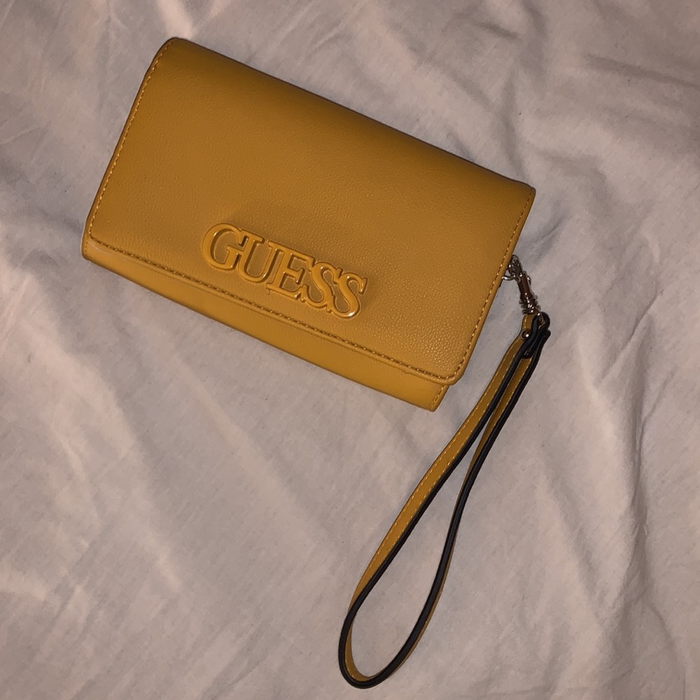 Guess Wristlet Organizer